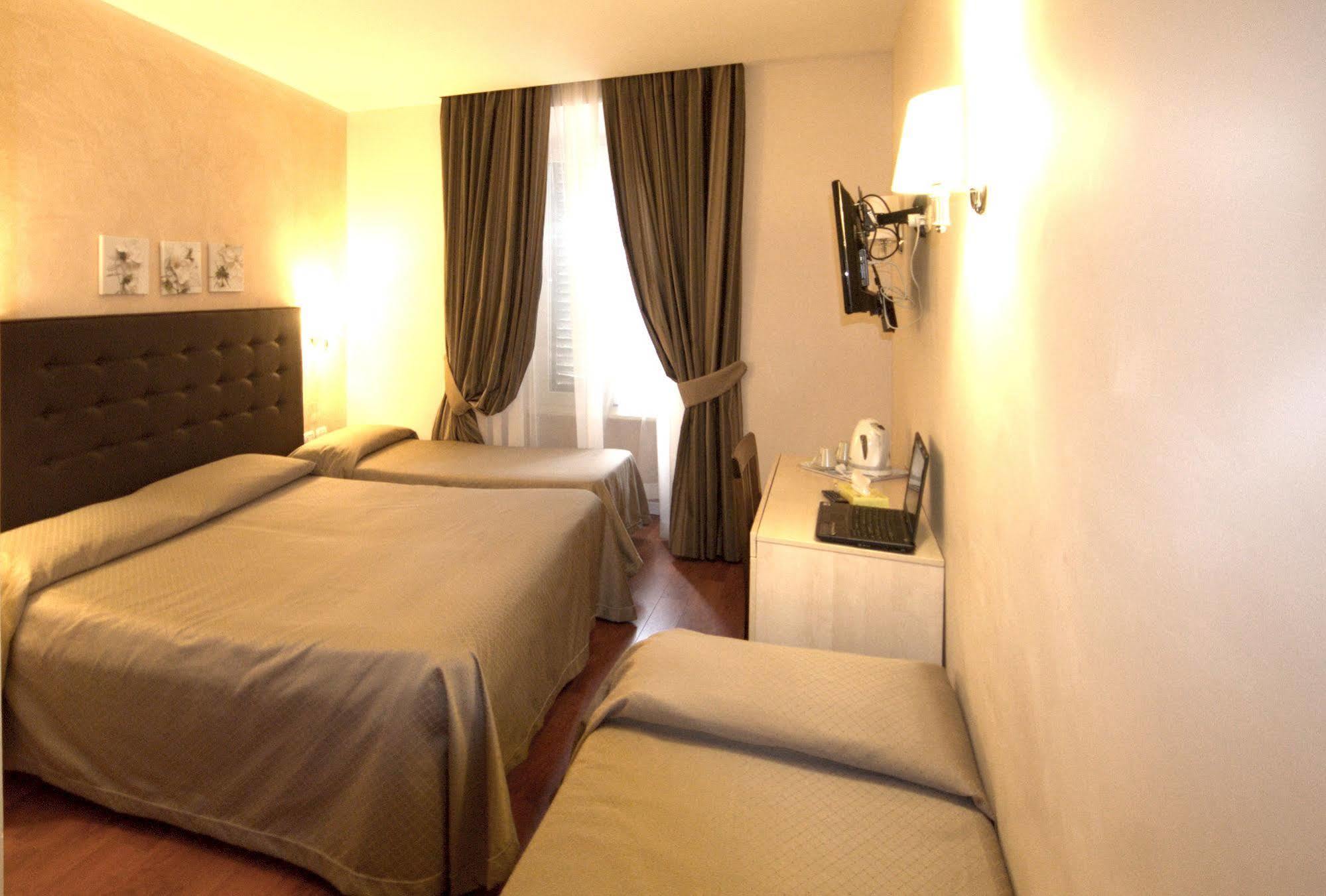Roma Rooms Colosseum Ngoại thất bức ảnh