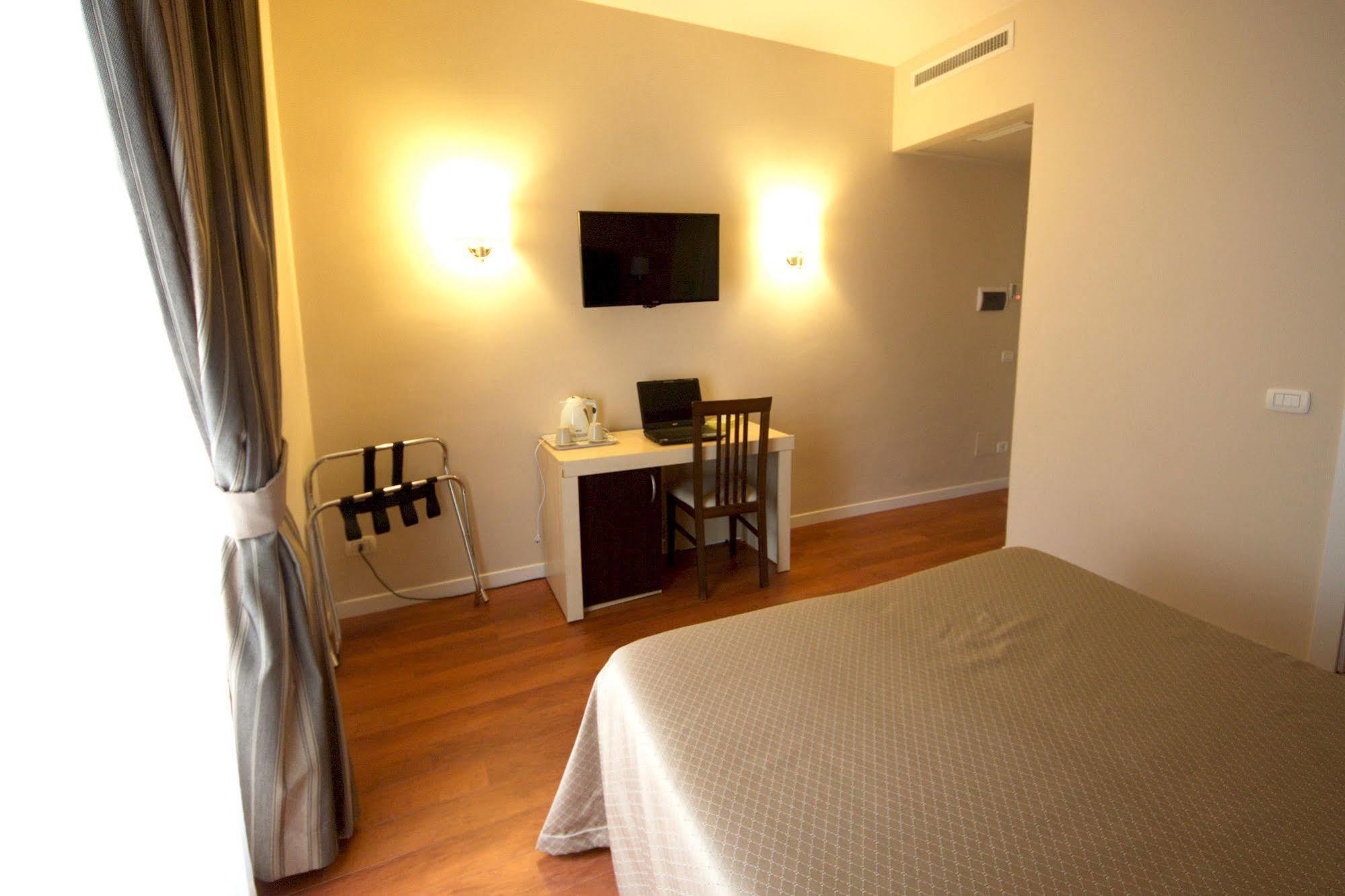 Roma Rooms Colosseum Ngoại thất bức ảnh