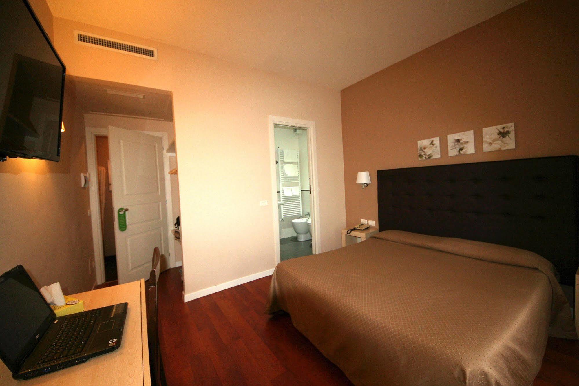 Roma Rooms Colosseum Ngoại thất bức ảnh