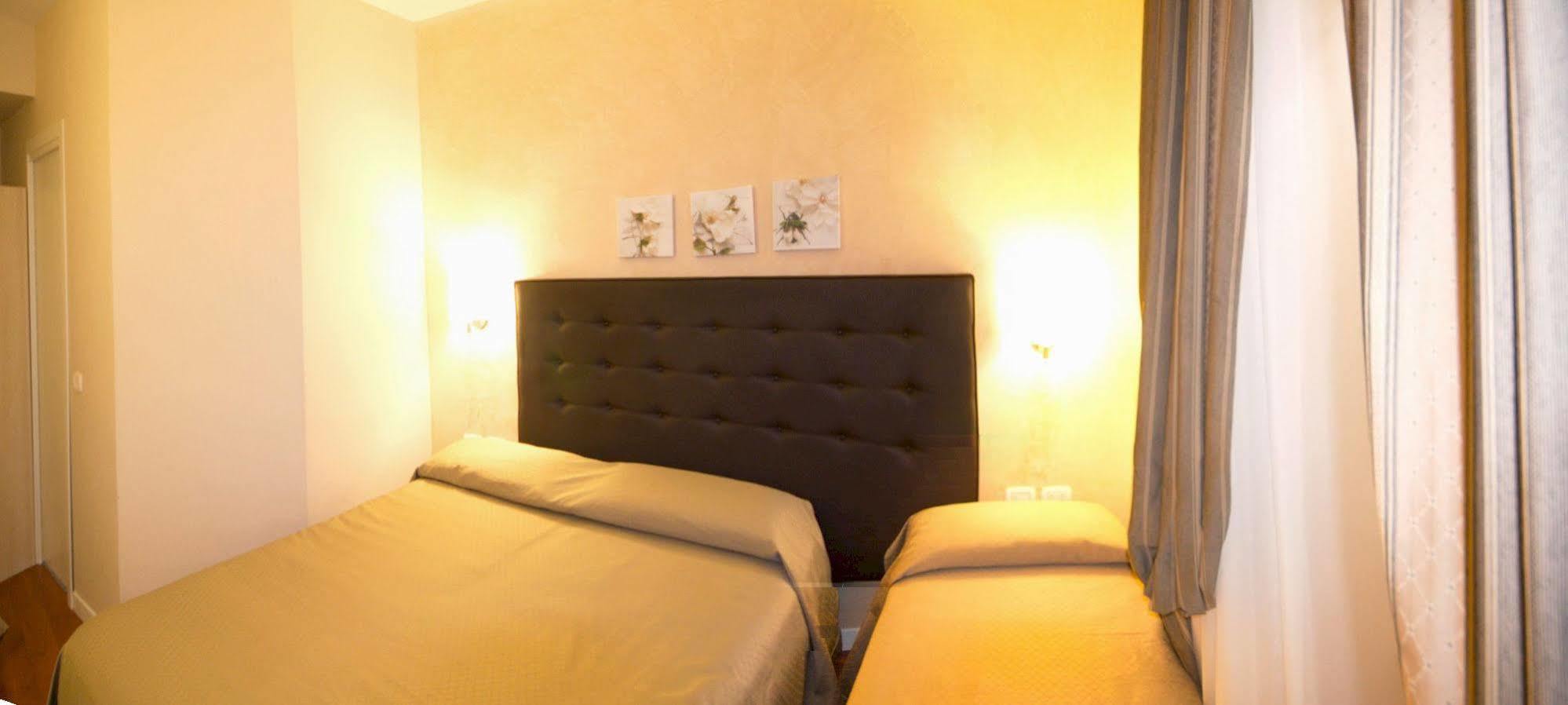 Roma Rooms Colosseum Ngoại thất bức ảnh